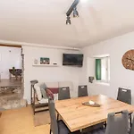 One Bedroom Ranch House Appartement