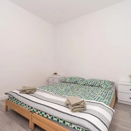 One Bedroom Ranch House Apartamento