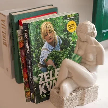 One Bedroom Ranch House Апартаменты