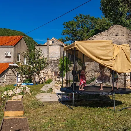 アパート One Bedroom Ranch House