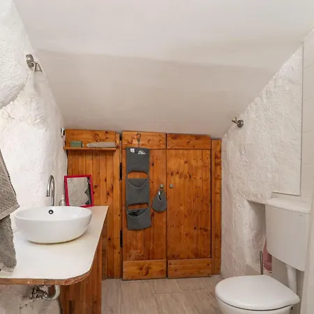 Apartment One Bedroom Ranch House