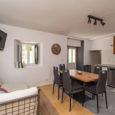 One Bedroom Ranch House *