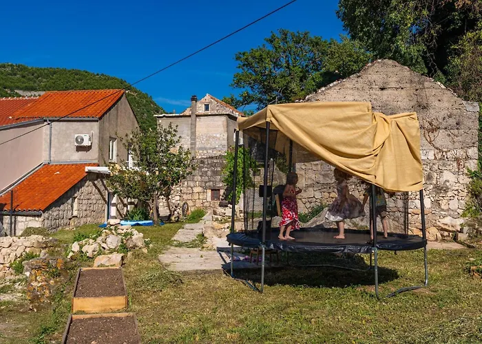 아파트 One Bedroom Ranch House