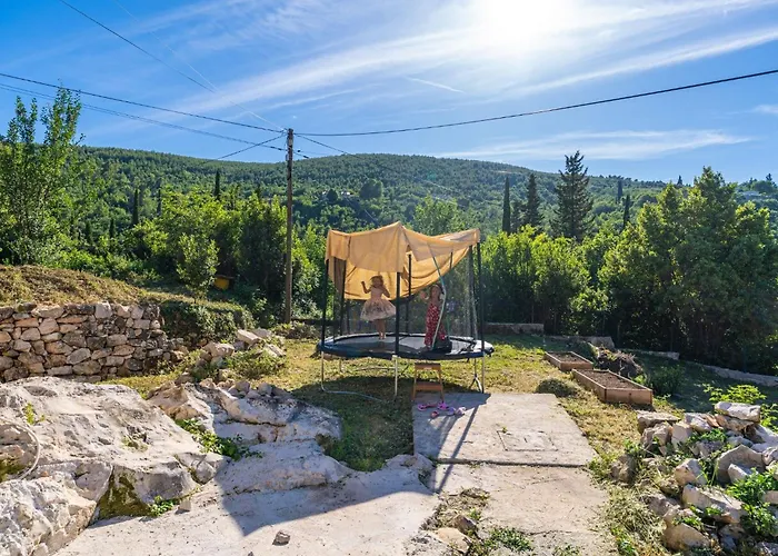 아파트 One Bedroom Ranch House *